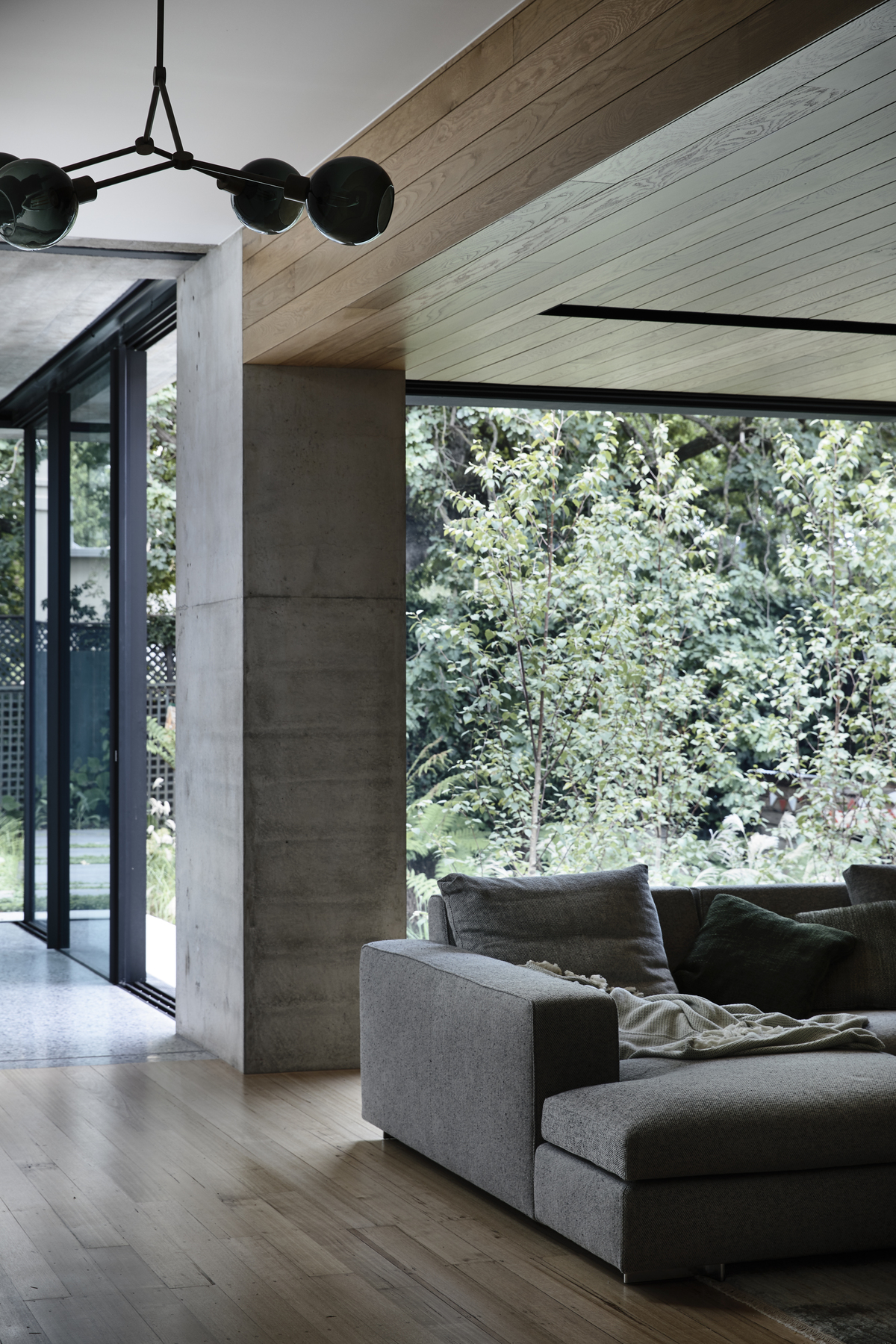 Malvern Garden House | Design: Taylor Knights | Photography: Derek Swalwell | Builtworks.com.au