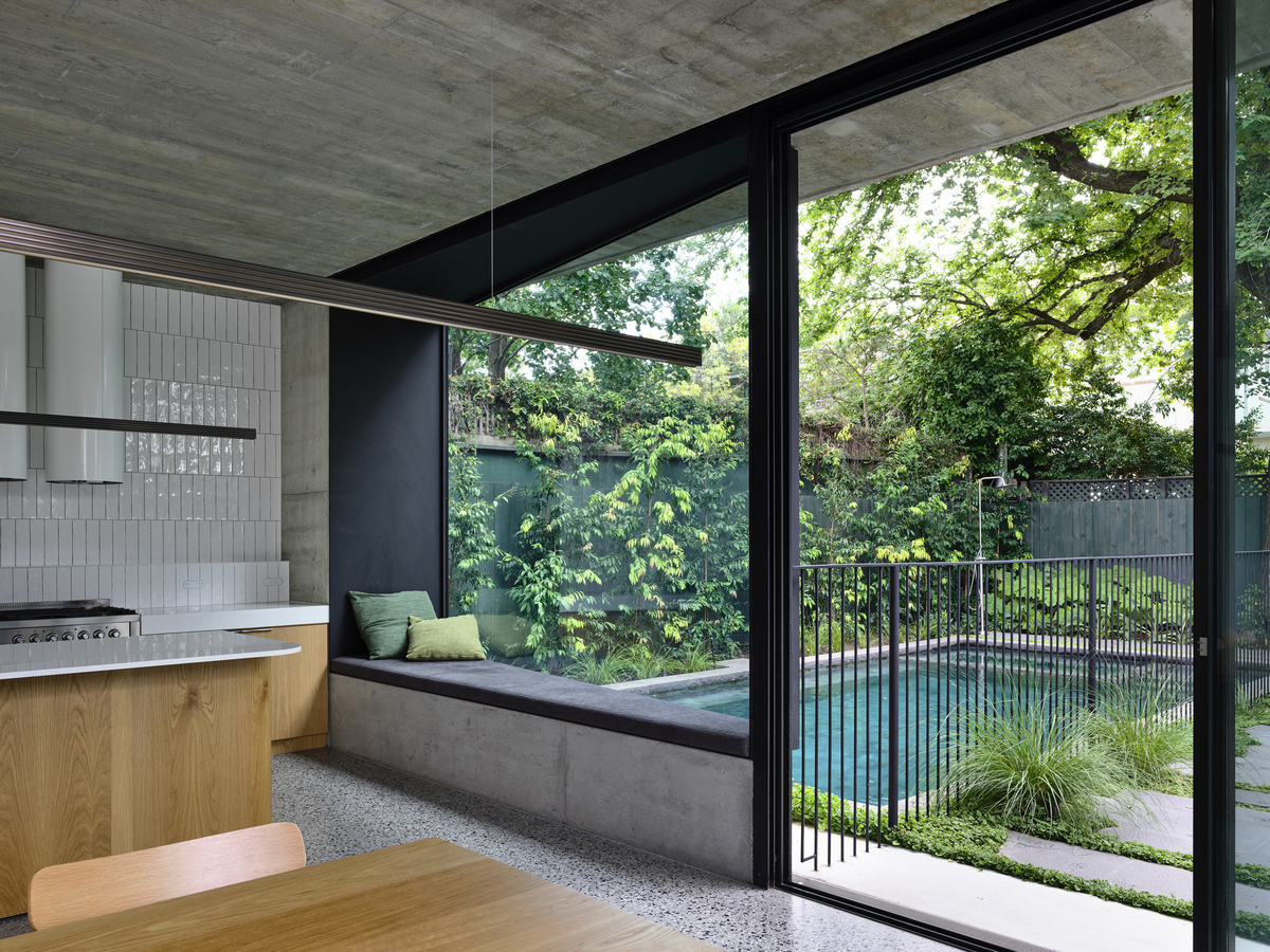 Malvern Garden House | Design: Taylor Knights | Photography: Derek Swalwell | Builtworks.com.au