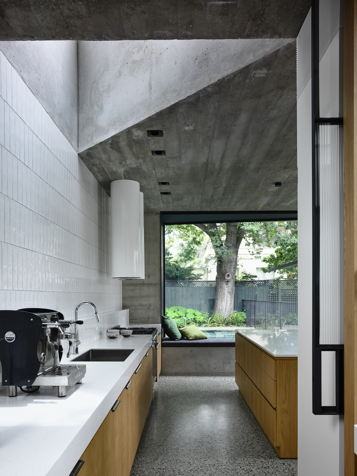 Malvern Garden House | Design: Taylor Knights | Photography: Derek Swalwell | Builtworks.com.au