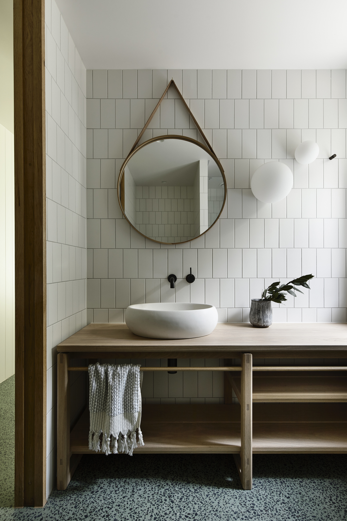 Malvern Garden House | Design: Taylor Knights | Photography: Derek Swalwell | Builtworks.com.au