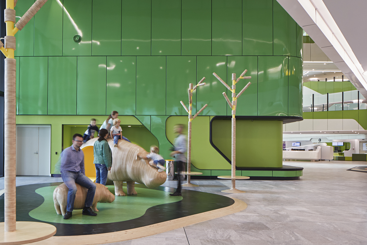 Perth Children’s Hospital | Design: Cox, BLP, HKS, JCY | Images: Shannon McGrath | Builtworks.com.au