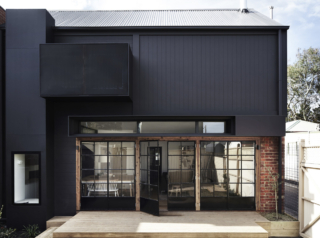 Kerford | Design: Whiting Architects | Images: Sharyn Cairns | Builtworks.com.au