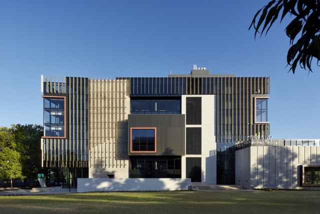 Adelaide Botanic High School | Design: DesignInc and Cox Architecture   | Images: Sam Noonan | Builtworks.com.au