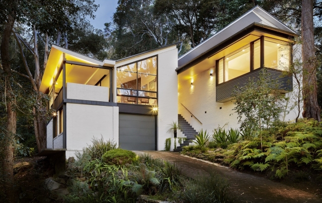 60s Revamp | Design: Utz-Sanby Architects | Images: Marian Riabic | Builtworks.com.au