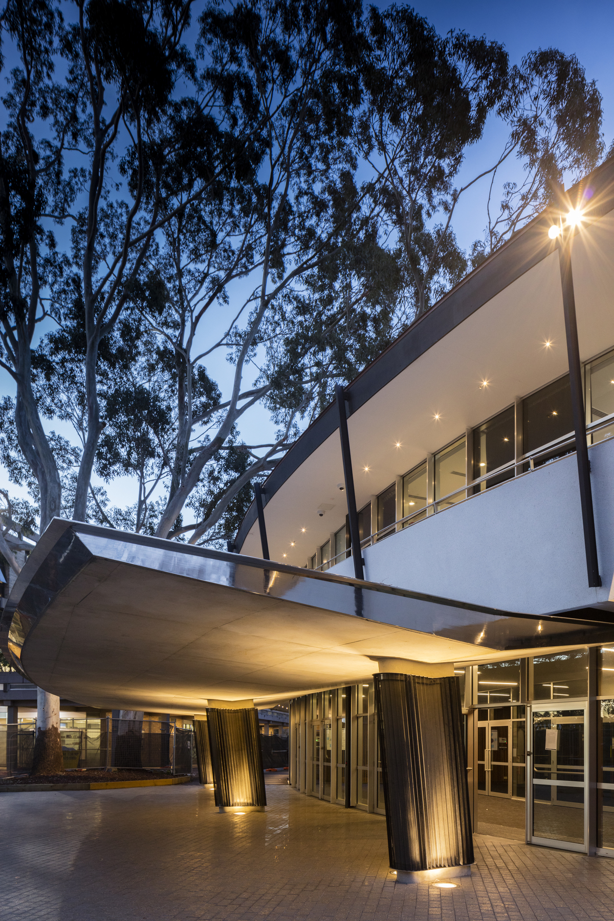 UNSW Roundhouse | Design: Tonkin Zulaikha Greer Photography: Brett Boardman, Richard Drew, TZG | Builtworks.com.au