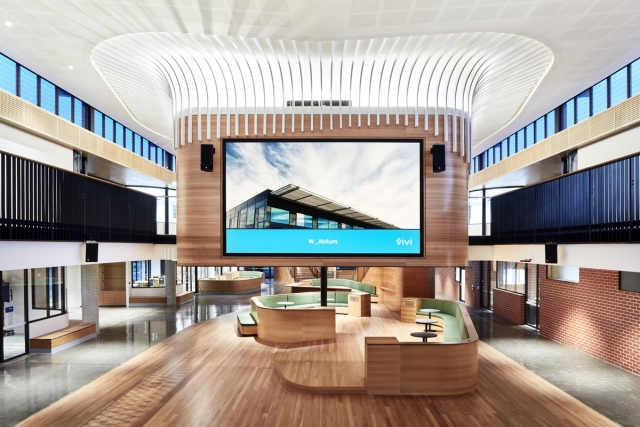 Luther College Middle School | Design: Cox Architecture | Images: Rhiannon Slatter | Builtworks.com.au