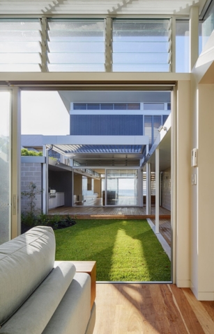Beachside Sanctuary | Design: Utz-Sanby Architects | Images: Marian Riabic | Builtworks.com.au