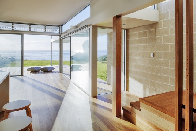 Beachside Sanctuary | Design: Utz-Sanby Architects | Images: Marian Riabic | Builtworks.com.au