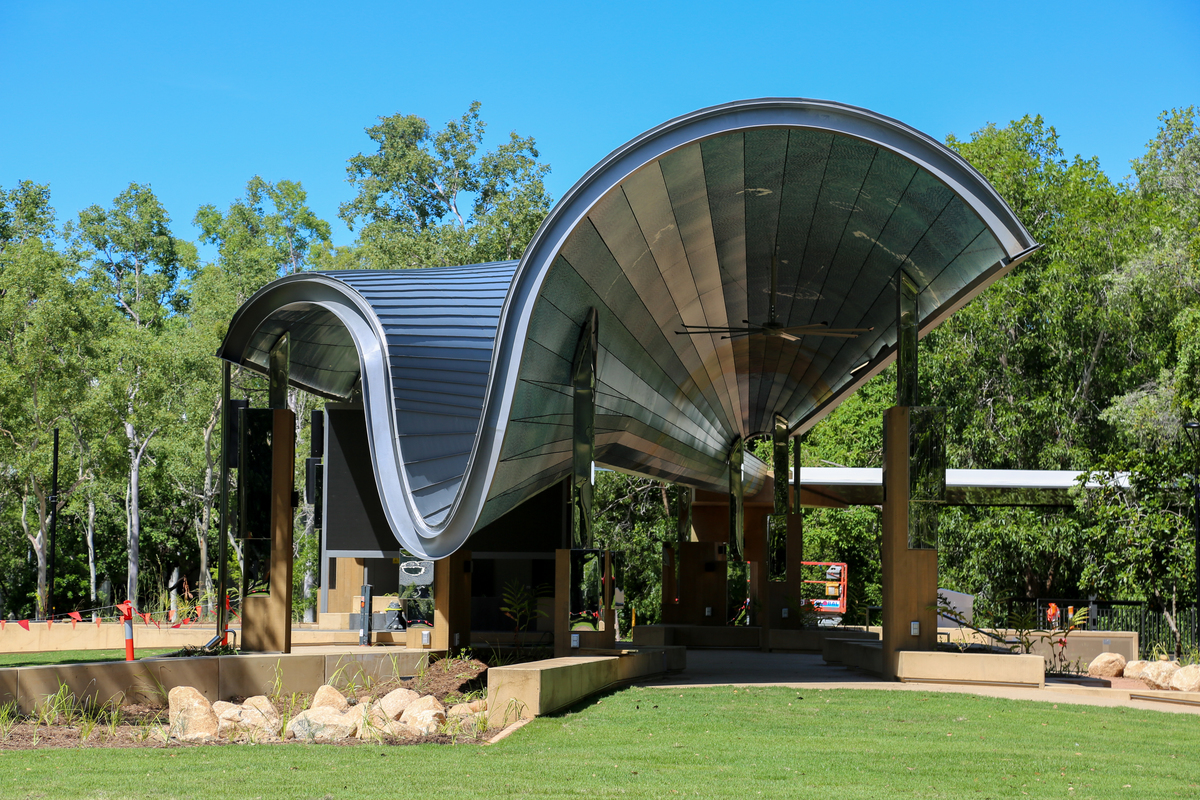 JCU Central Plaza | Design: Cox Architecture | Images: Richard Davis | Builtworks.com.au