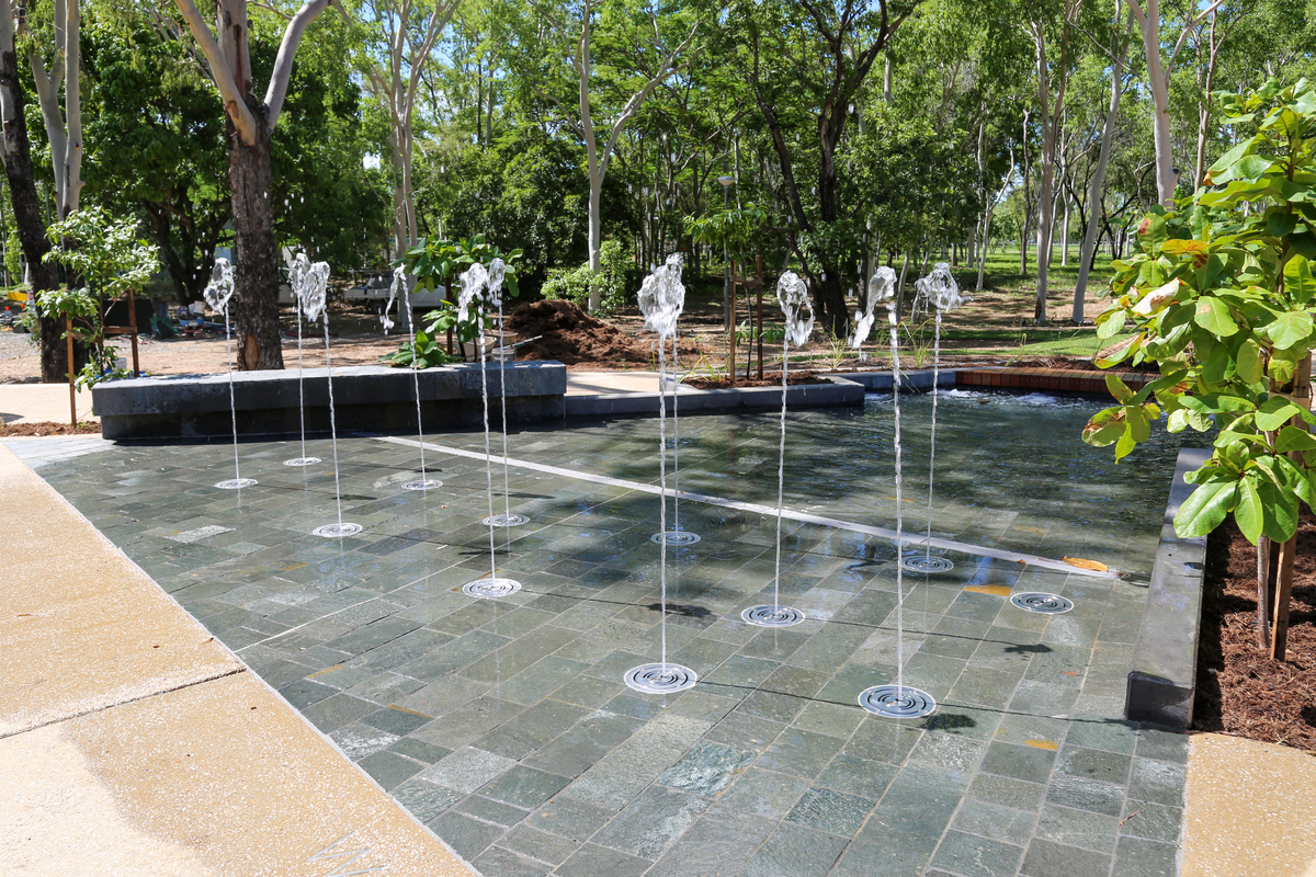 JCU Central Plaza | Design: Cox Architecture | Images: Richard Davis | Builtworks.com.au