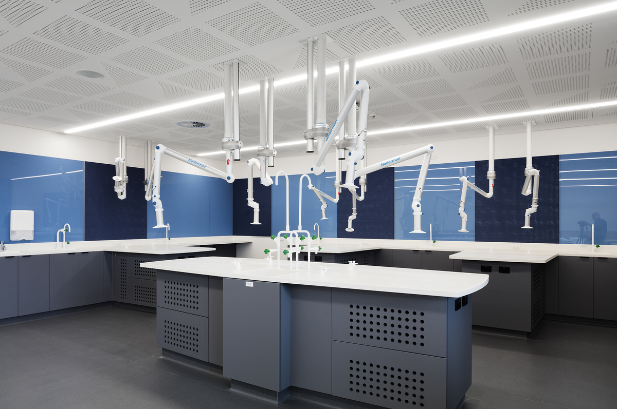 Sir Zelman Cowen Centre for Science | Design: Cox Architecture | Images: John Gollings | Builtworks.com.au