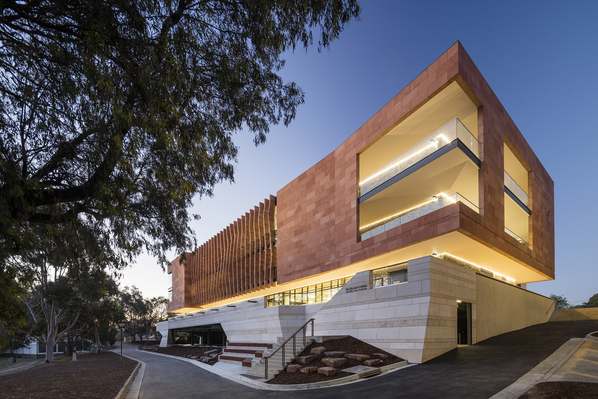 Sir Zelman Cowen Centre for Science | Design: Cox Architecture | Images: John Gollings | Builtworks.com.au