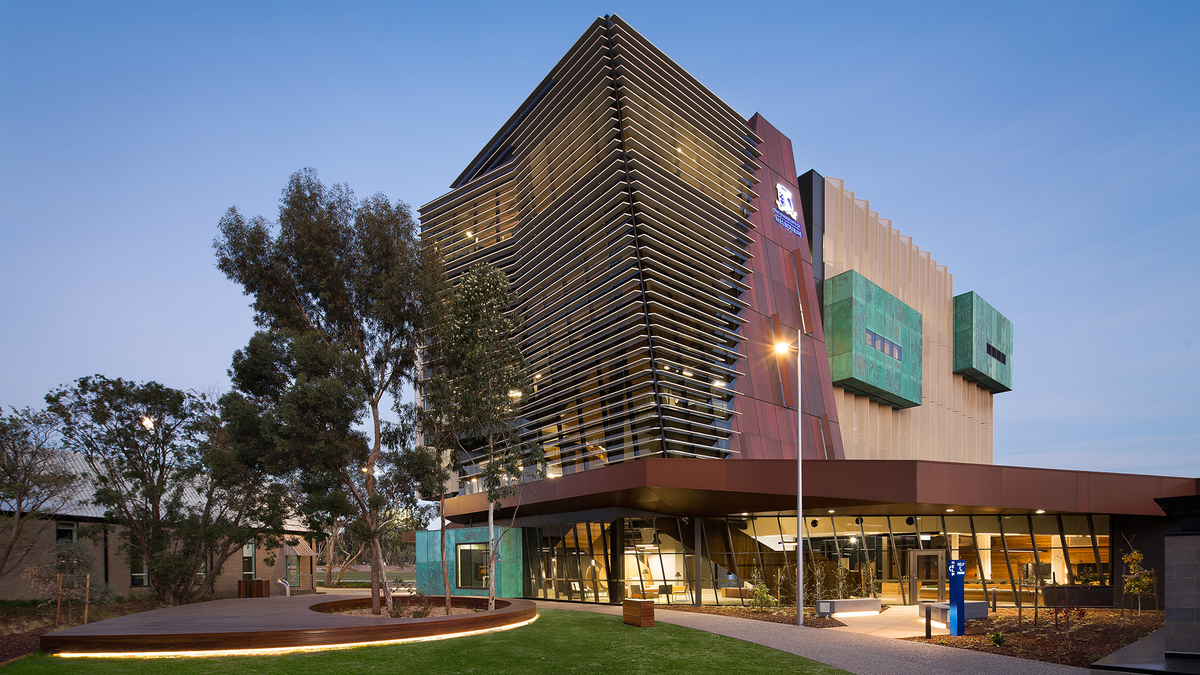 UOM Vet School | Design: Billard Leece Partnership | Images: Emily Bartlett | Builtworks.com.au