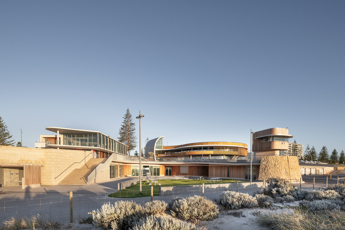 Scarboro Beach Services and Surf Club | Design: Hames Sharley | Images: Joel Barbitta | Builtworks.com.au