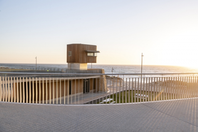 Scarboro Beach Services and Surf Club | Design: Hames Sharley | Images: Joel Barbitta Scarboro Beach Services and Surf Club | Design: Hames Sharley | Images: Joel Barbitta | Builtworks.com.au