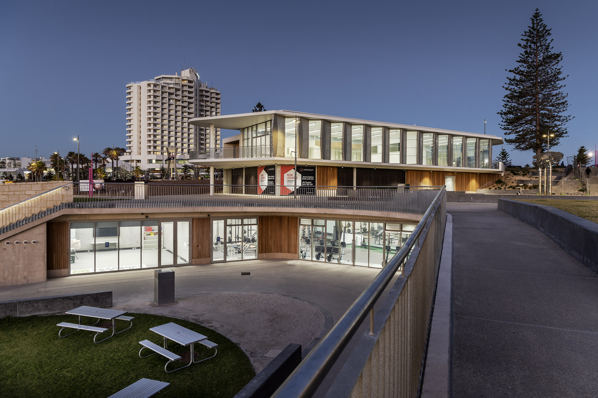 Scarboro Beach Services and Surf Club | Design: Hames Sharley | Images: Joel Barbitta | Builtworks.com.au