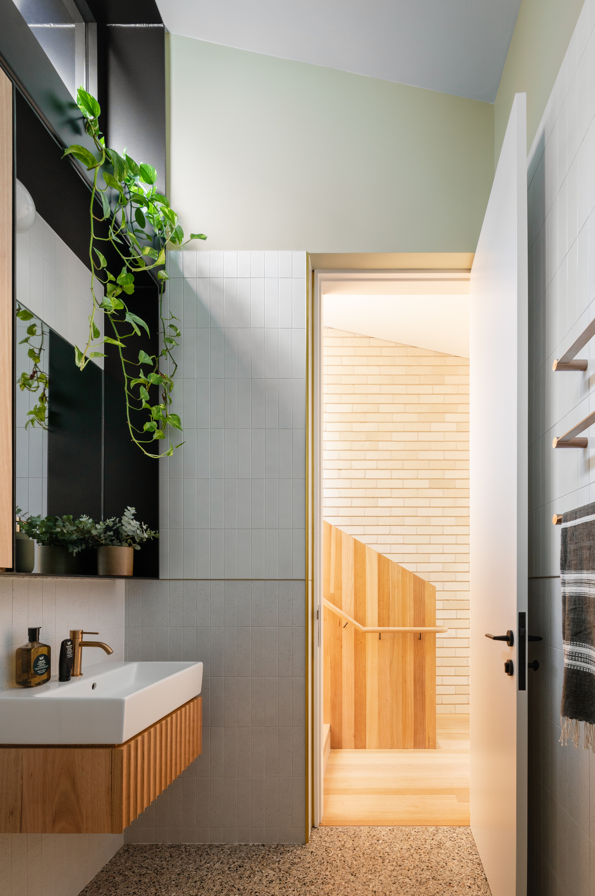 Concrete Blond | Design: Carter Williamson Architects | Images: Katherine Lu | Builtworks.com.au