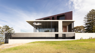 Eagle’s Nest | Design: Ian Bennett Design Studio | Images: Clinton Weaver | Builtworks.com.au