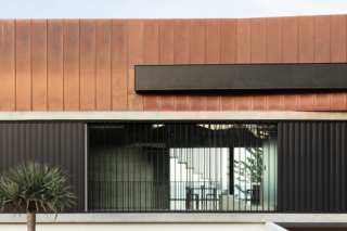 Eagle’s Nest | Design: Ian Bennett Design Studio | Images: Clinton Weaver | Builtworks.com.au