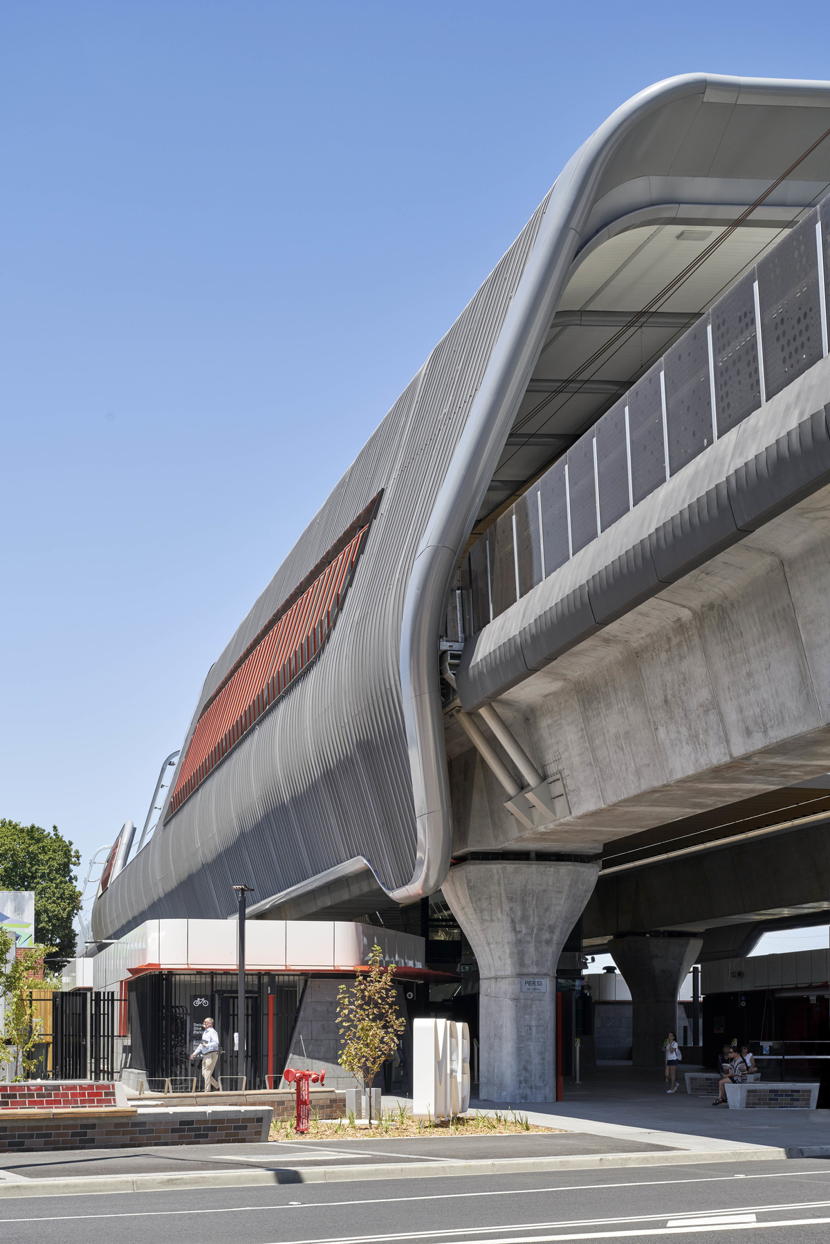 Caulfield to Dandenong Level Crossing Removal | Design: Cox Architecture | Images: Peter Clarke | Builtworks.com.au