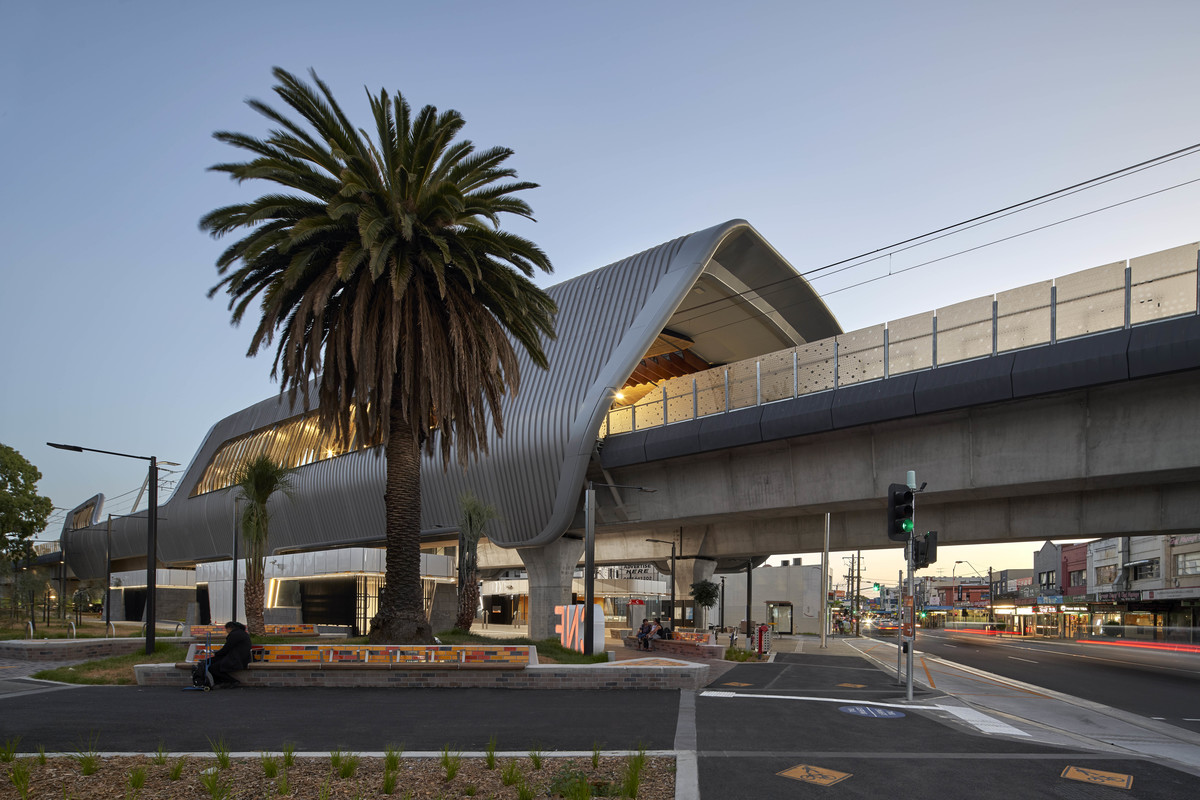 Caulfield to Dandenong Level Crossing Removal | Design: Cox Architecture | Images: Peter Clarke | Builtworks.com.au