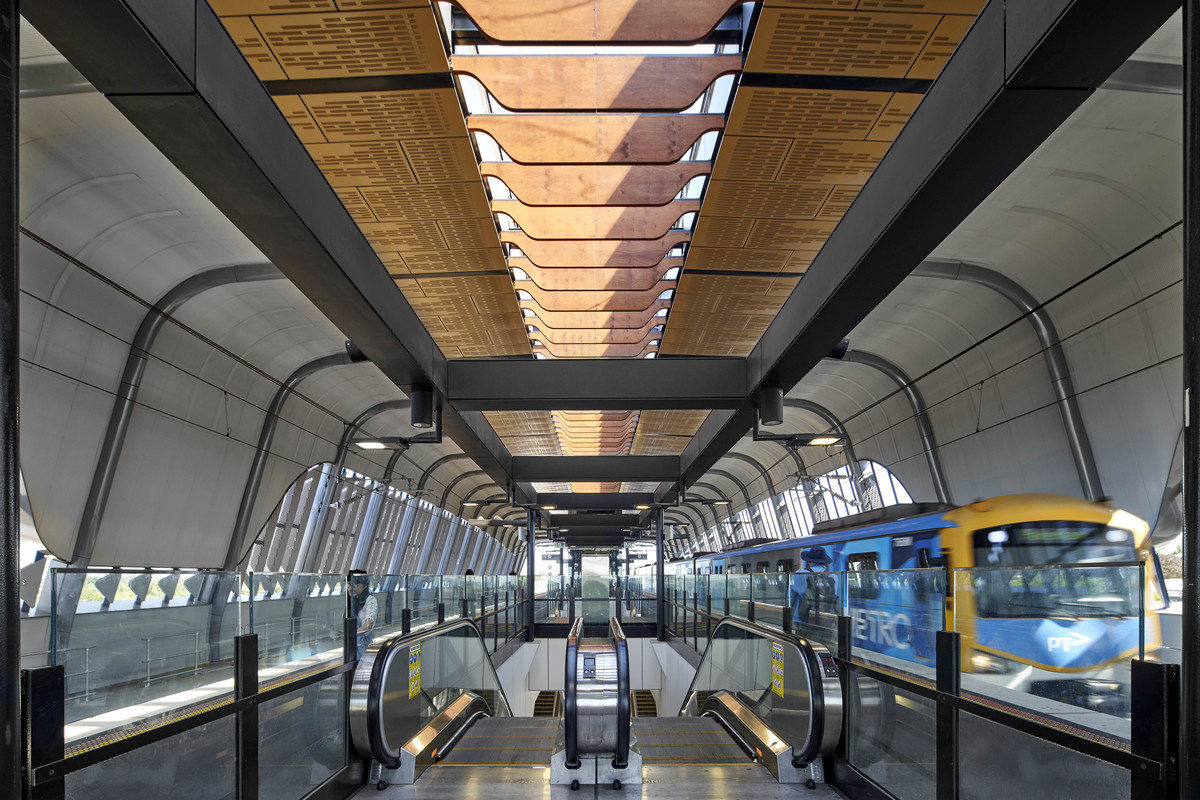 Caulfield to Dandenong Level Crossing Removal | Design: Cox Architecture | Images: Peter Clarke | Builtworks.com.au