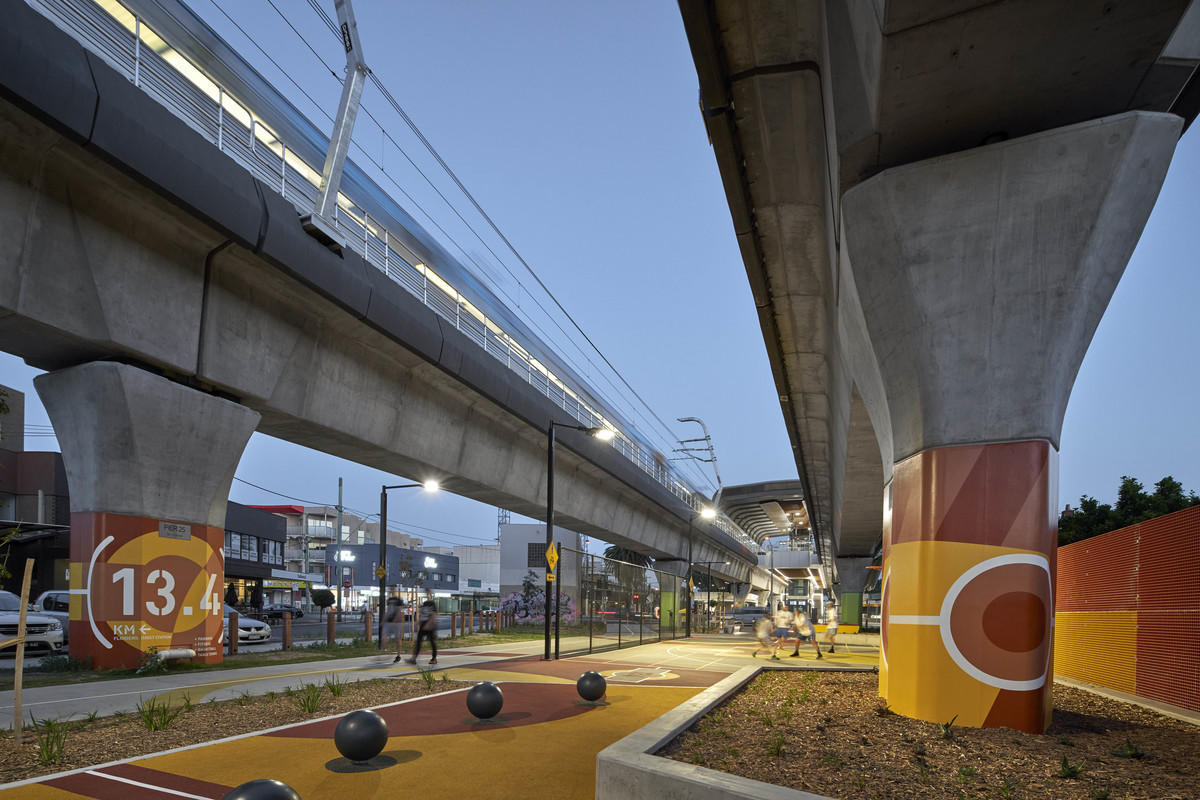 Caulfield to Dandenong Level Crossing Removal | Design: Cox Architecture | Images: Peter Clarke | Builtworks.com.au