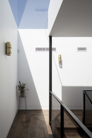 Aperture House | Design: Studio P | Images: Brett Boardman | Builtworks.com.au