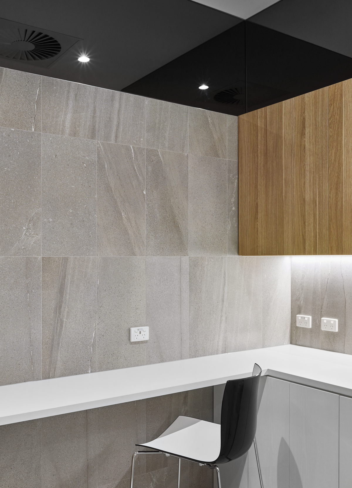 Queensland Orthopaedic Clinic | Design: Alexandra Buchanan Architecture | Images: Toby Scott | Builtworks.com.au