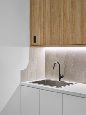 Queensland Orthopaedic Clinic | Design: Alexandra Buchanan Architecture | Images: Toby Scott Queensland Orthopaedic Clinic | Design: Alexandra Buchanan Architecture | Images: Toby Scott | Builtworks.com.au