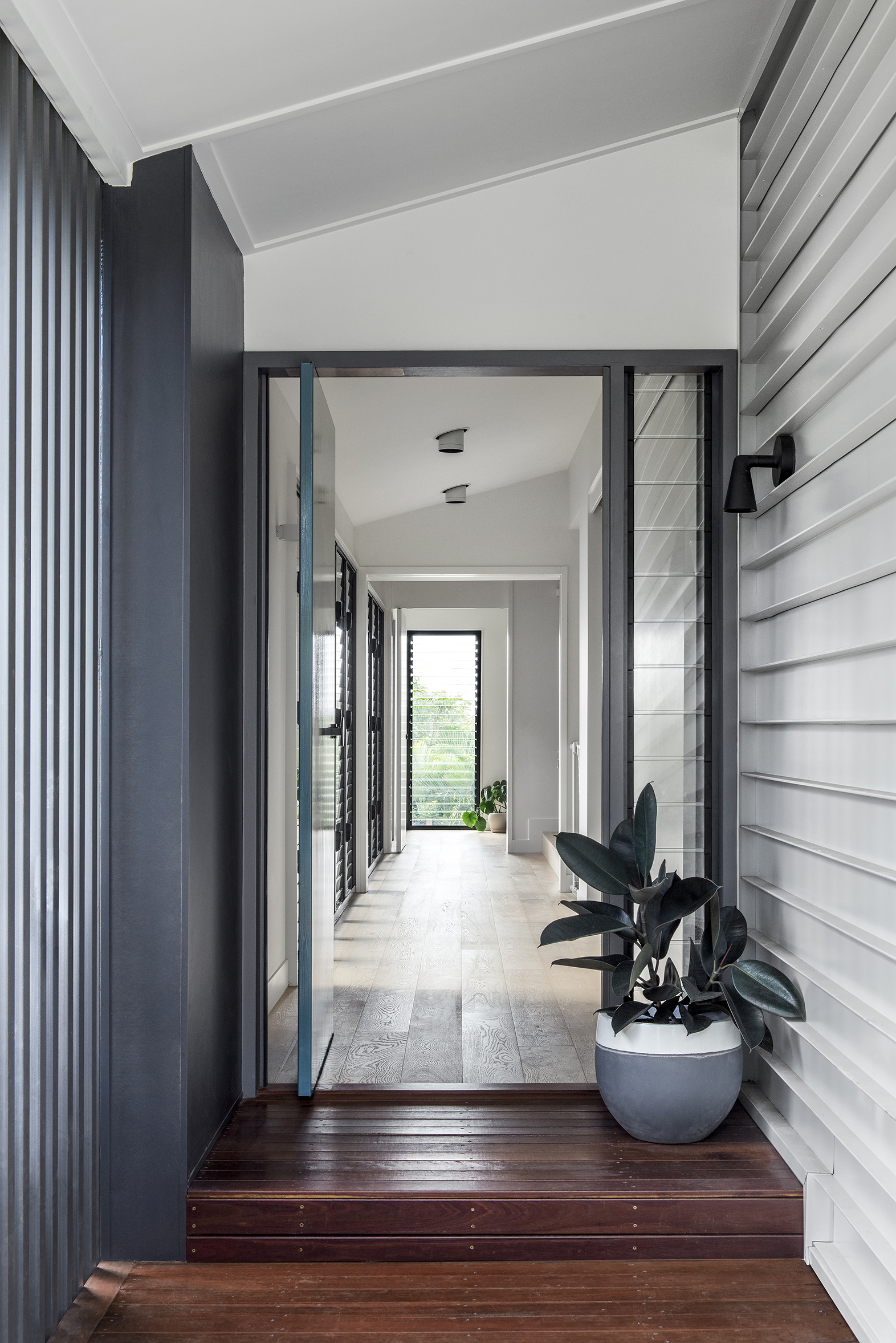 Yeronga House | Design: Lisa Breeze Architect | Images: Cathy Schusler | Builtworks.com.au