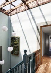 Atop A Shop | Design: Tsai Design | Images: Tess Kelly Atop A Shop | Design: Tsai Design | Images: Tess Kelly | Builtworks.com.au