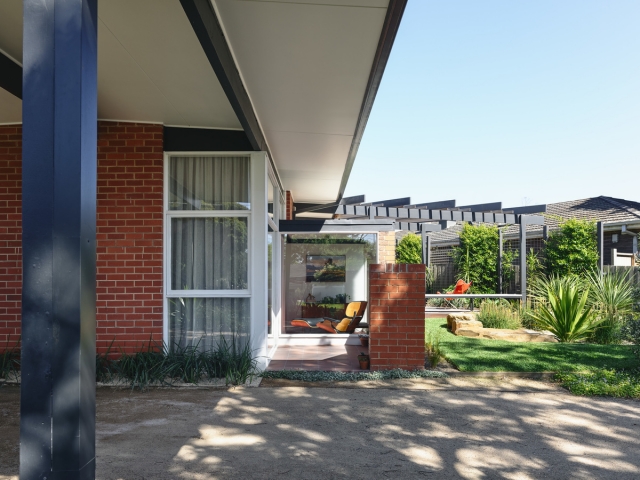 Frankston Mid Century Modern | Design: MRTN Architects | Images: Derek Swalwell Frankston Mid Century Modern | Design: MRTN Architects | Images: Derek Swalwell | Builtworks.com.au