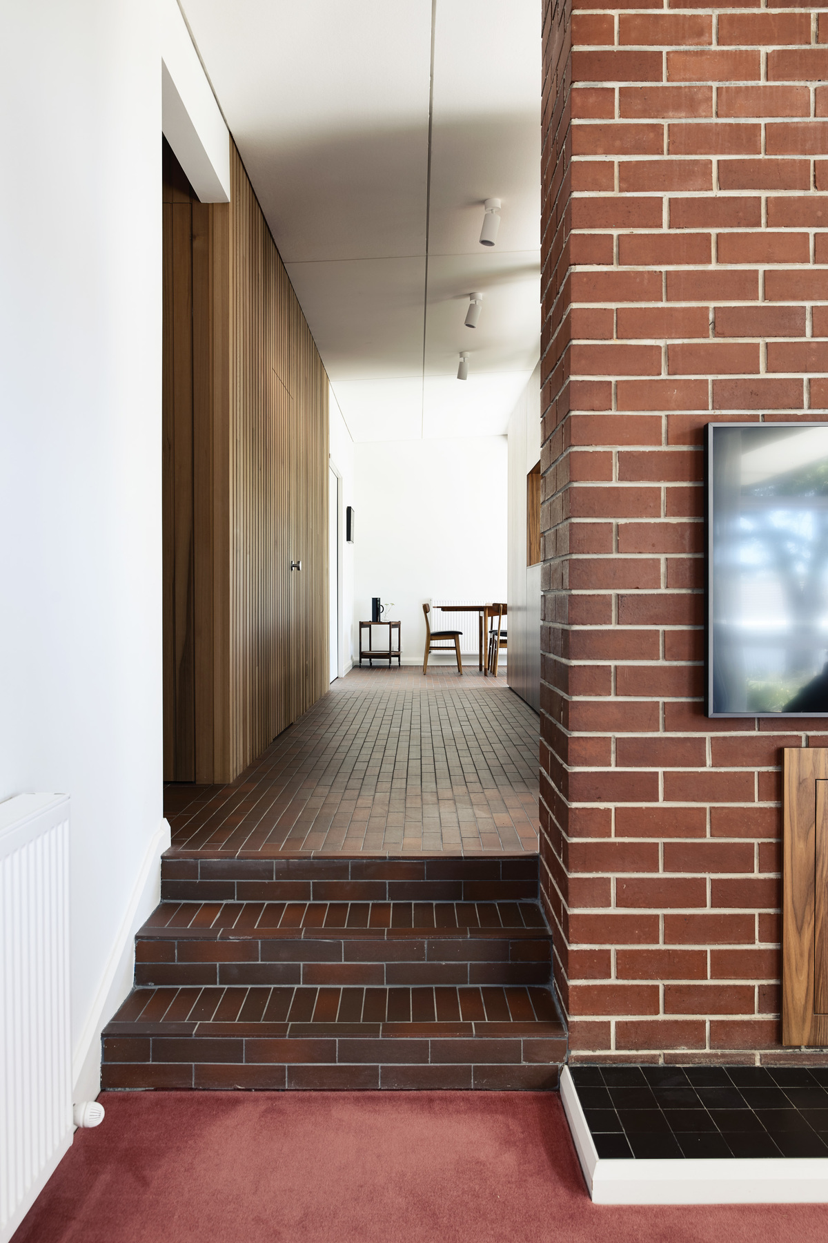 Frankston Mid Century Modern | Design: MRTN Architects | Images: Derek Swalwell | Builtworks.com.au