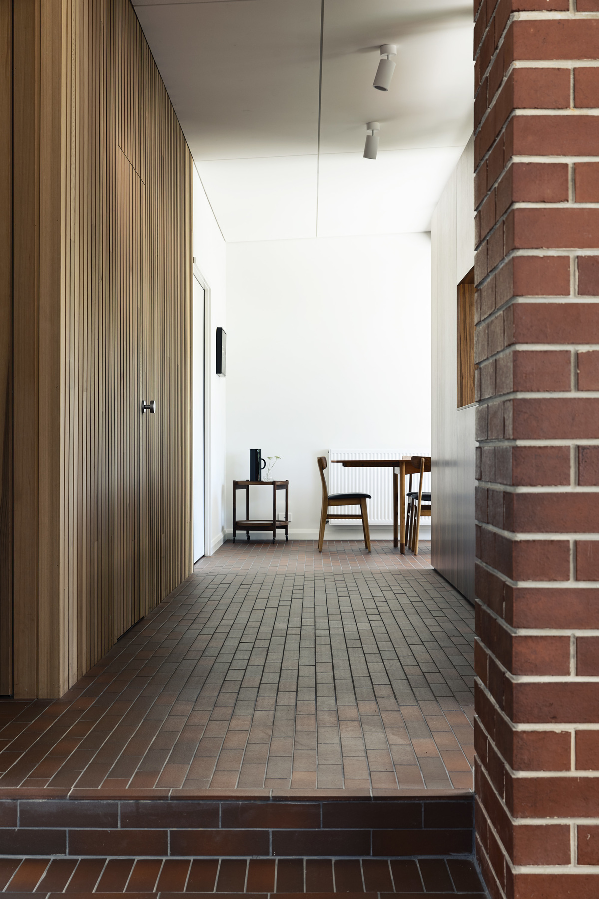 Frankston Mid Century Modern | Design: MRTN Architects | Images: Derek Swalwell | Builtworks.com.au