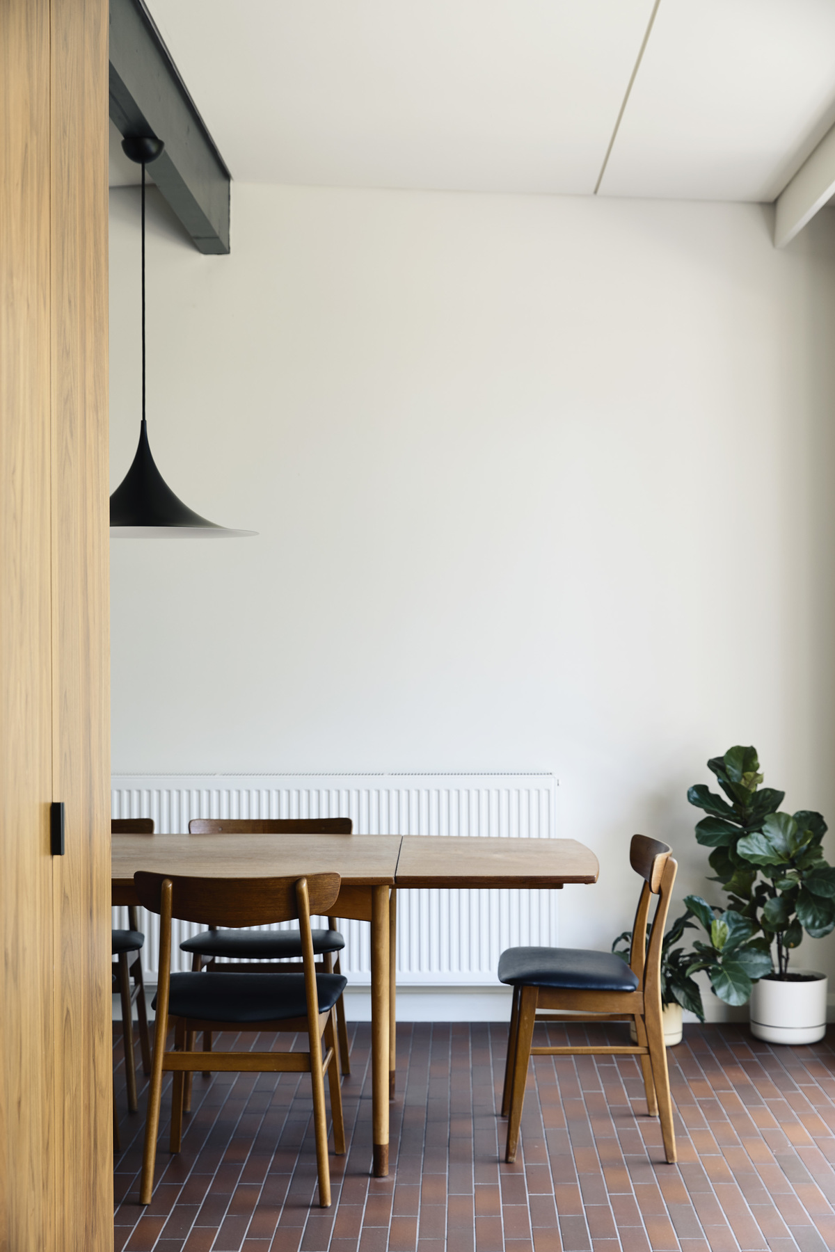 Frankston Mid Century Modern | Design: MRTN Architects | Images: Derek Swalwell | Builtworks.com.au