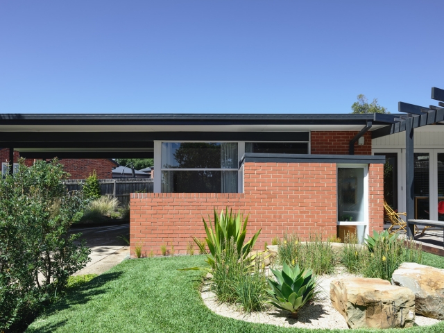 Frankston Mid Century Modern | Design: MRTN Architects | Images: Derek Swalwell Frankston Mid Century Modern | Design: MRTN Architects | Images: Derek Swalwell | Builtworks.com.au