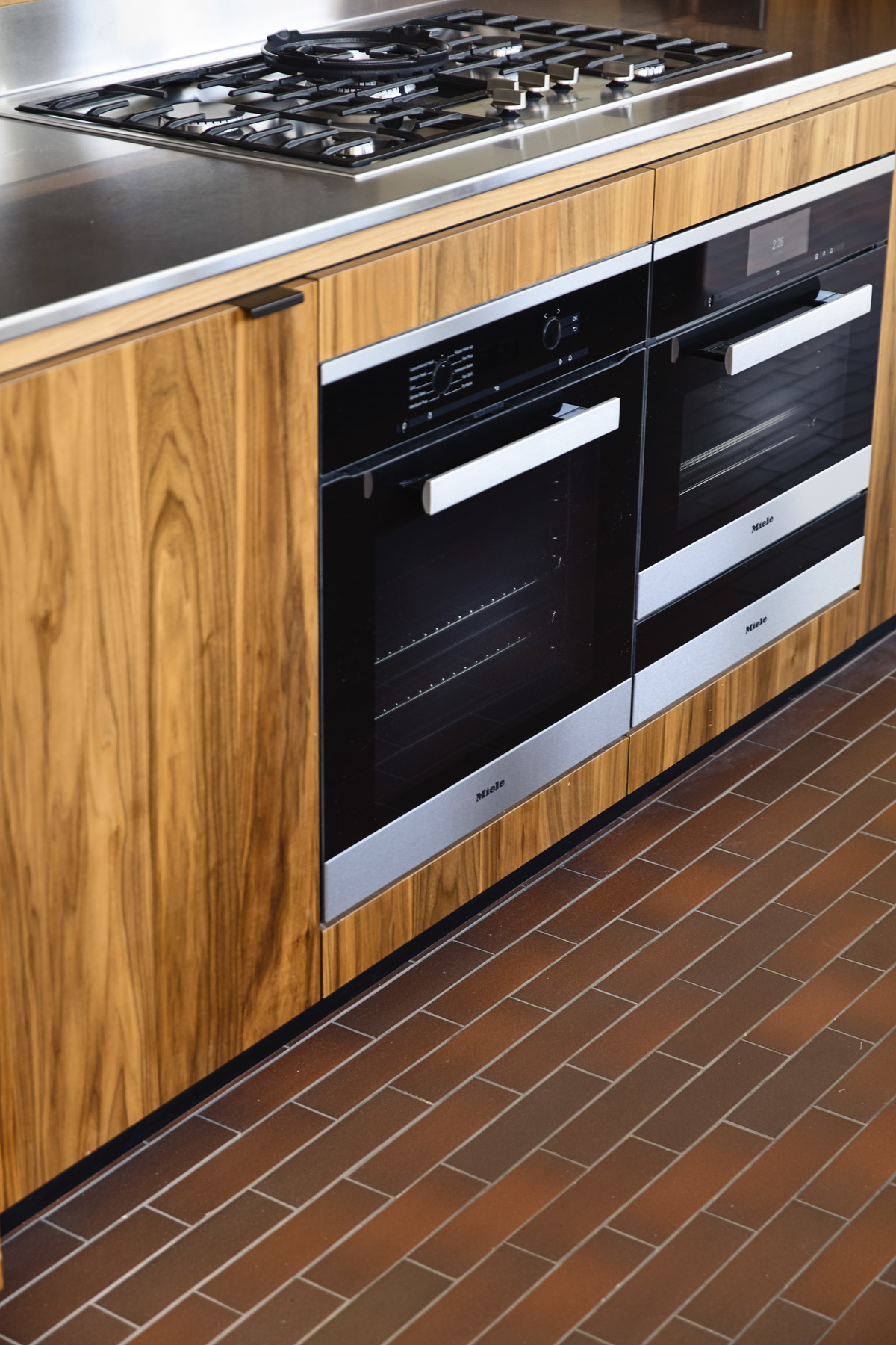 Frankston Mid Century Modern | Design: MRTN Architects | Images: Derek Swalwell | Builtworks.com.au