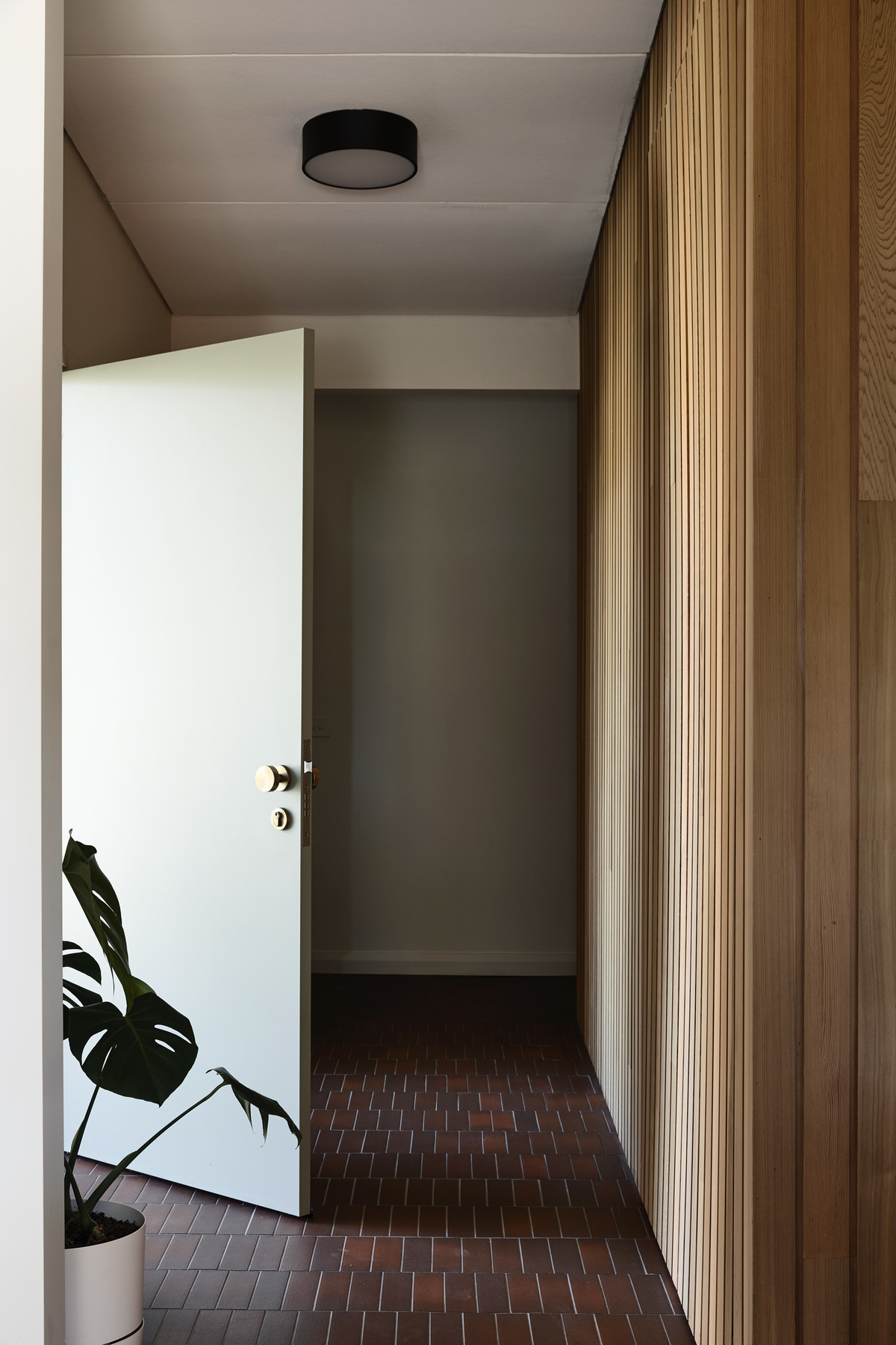 Frankston Mid Century Modern | Design: MRTN Architects | Images: Derek Swalwell | Builtworks.com.au