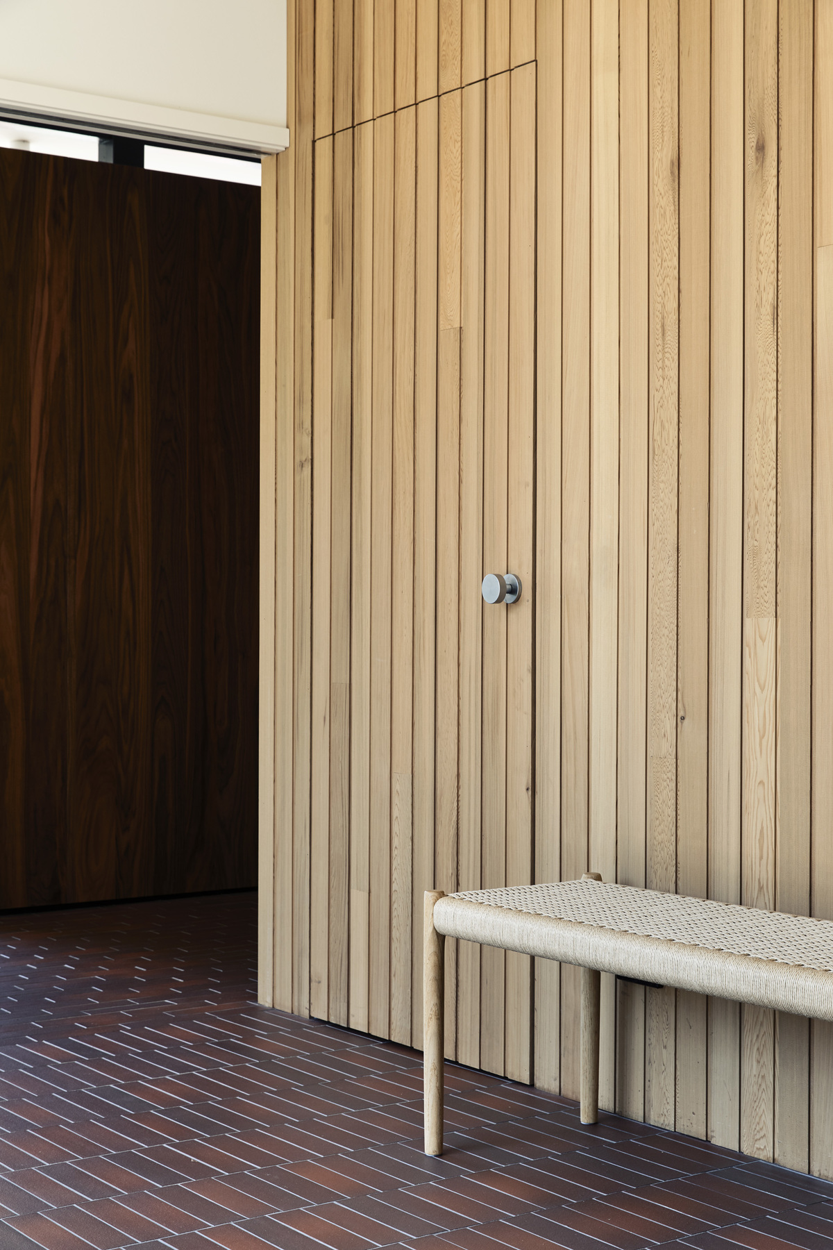 Frankston Mid Century Modern | Design: MRTN Architects | Images: Derek Swalwell | Builtworks.com.au