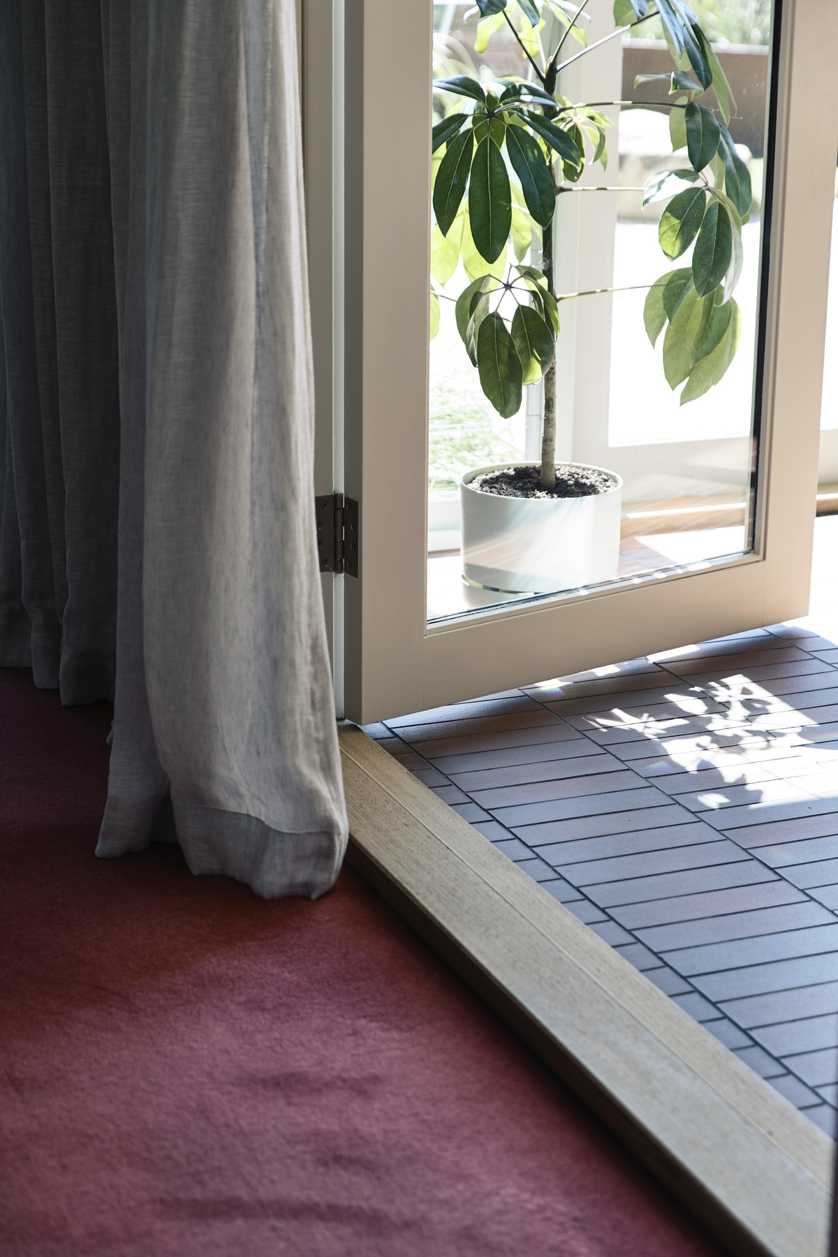 Frankston Mid Century Modern | Design: MRTN Architects | Images: Derek Swalwell | Builtworks.com.au