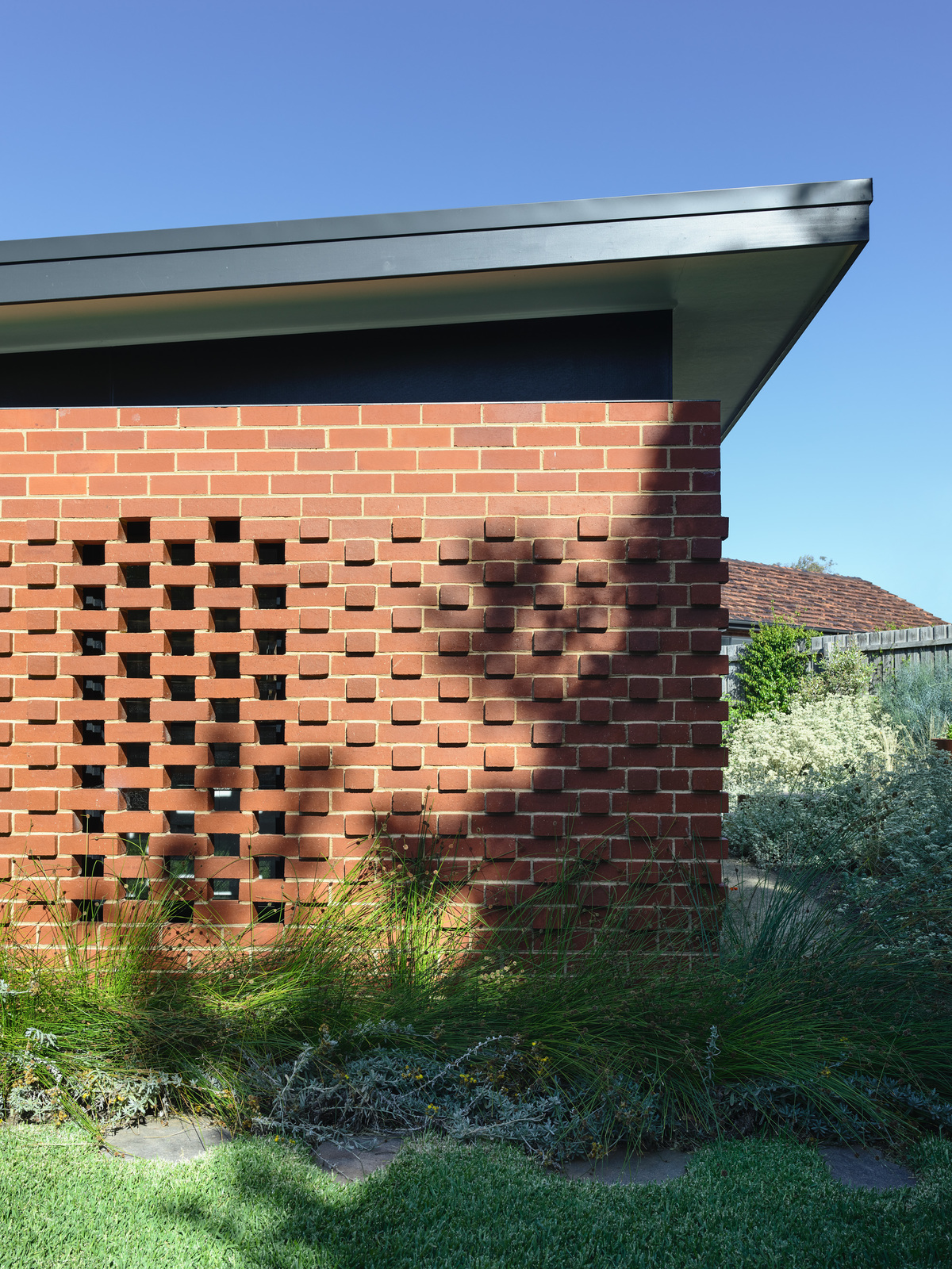 Frankston Mid Century Modern | Design: MRTN Architects | Images: Derek Swalwell | Builtworks.com.au