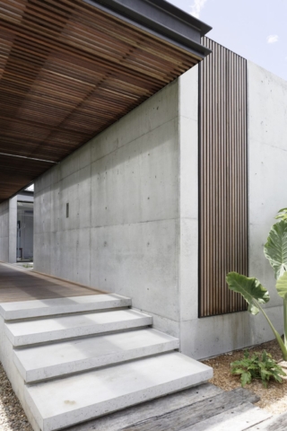 Beach House | Design: Architecture Saville Isaacs | Images: Kata Bayer | Builtworks.com.au