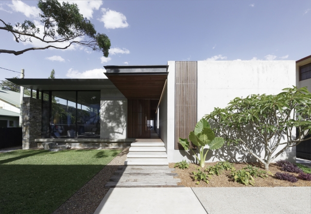 Beach House | Design: Architecture Saville Isaacs | Images: Kata Bayer | Builtworks.com.au