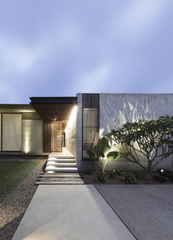 Beach House | Design: Architecture Saville Isaacs | Images: Kata Bayer | Builtworks.com.au