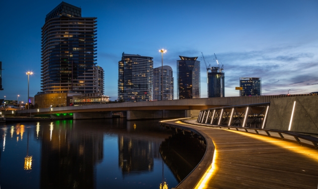 Jim Stynes Bridge | Design: COX | Images: Tommy Miller Jim Stynes Bridge | Design: COX | Images: Tommy Miller | Builtworks.com.au