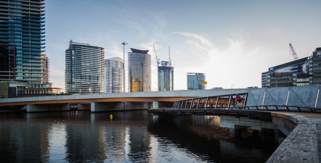 Jim Stynes Bridge | Design: COX | Images: Tommy Miller Jim Stynes Bridge | Design: COX | Images: Tommy Miller | Builtworks.com.au