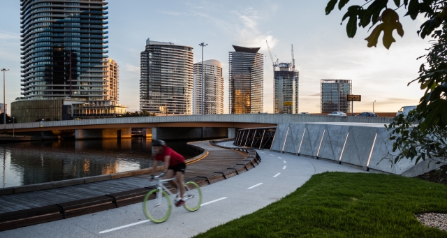 Jim Stynes Bridge | Design: COX | Images: Tommy Miller Jim Stynes Bridge | Design: COX | Images: Tommy Miller | Builtworks.com.au