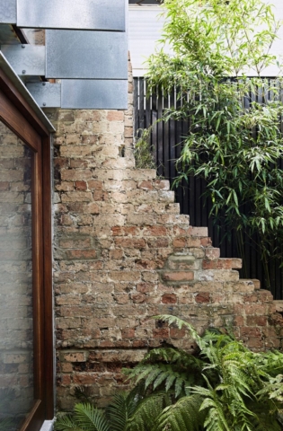 Courtyard House | Design: Cox Architecture | Image: Robert Walsh Courtyard House | Design: Cox Architecture | Image: Robert Walsh | Builtworks.com.au