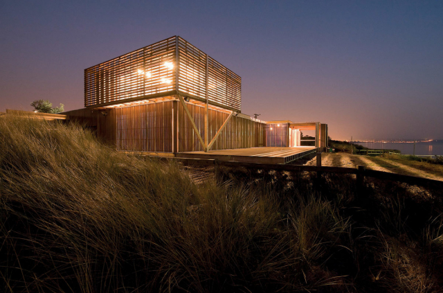 Seaford Lifesaving Club | Design: Robert Simeoni Architects | Image: John Gollings/ Trevor Mein | Builtworks.com.au